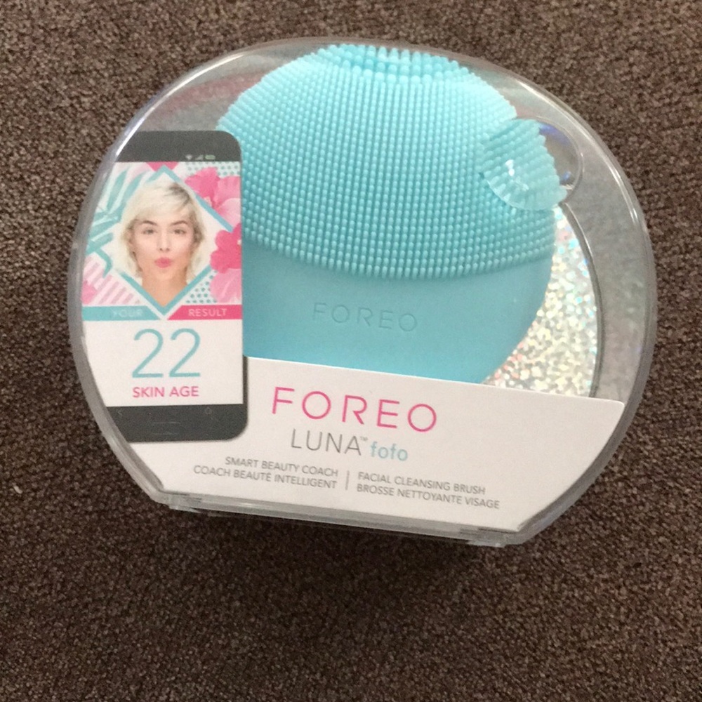 Foreo Luna fofo smart electric facial cleaning